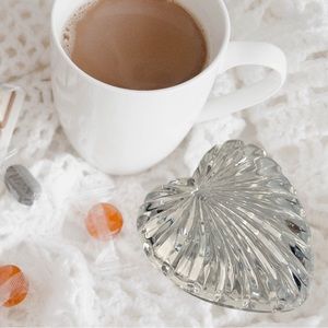 Vintage Heart Shaped Trinket Box Crystal Ring Dish Jewelry Box Gift